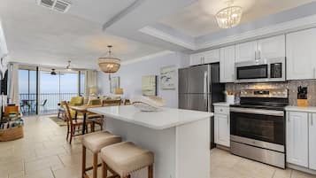 Condo, 2 Bedrooms | Private kitchen