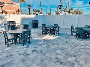 Condo, 2 Bedrooms | BBQ/picnic Area