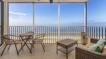 Condo, 2 Bedrooms | Property grounds