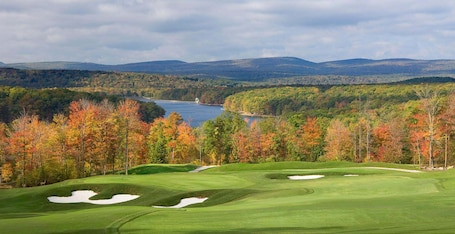 Golf. The Lodge at Wisp Resort