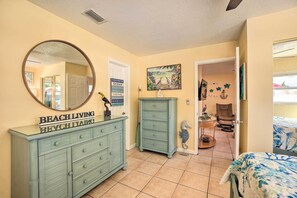 Interior - Pet-Friendly Dunedin Townhome w/ Private Yard (Dunedin)