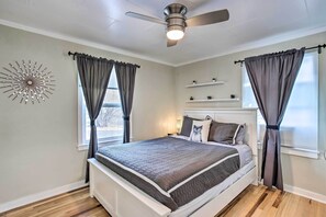 2 habitaciones, escritorio, tabla de planchar con plancha y internet 