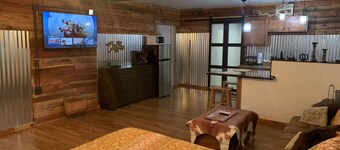 Rustic Studio in Ridgecrest 