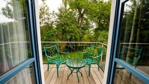 Classic Double Room, Private Bathroom | Balcony view - Hotel Zur Alten Schmiede (Schaprode)
