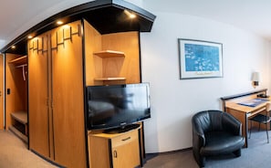 Classic Double Room, Private Bathroom | WiFi - Hotel Zur Alten Schmiede (Schaprode)