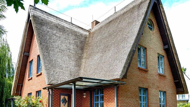 Classic Apartment, Private Bathroom | Exterior - Hotel Zur Alten Schmiede (Schaprode)