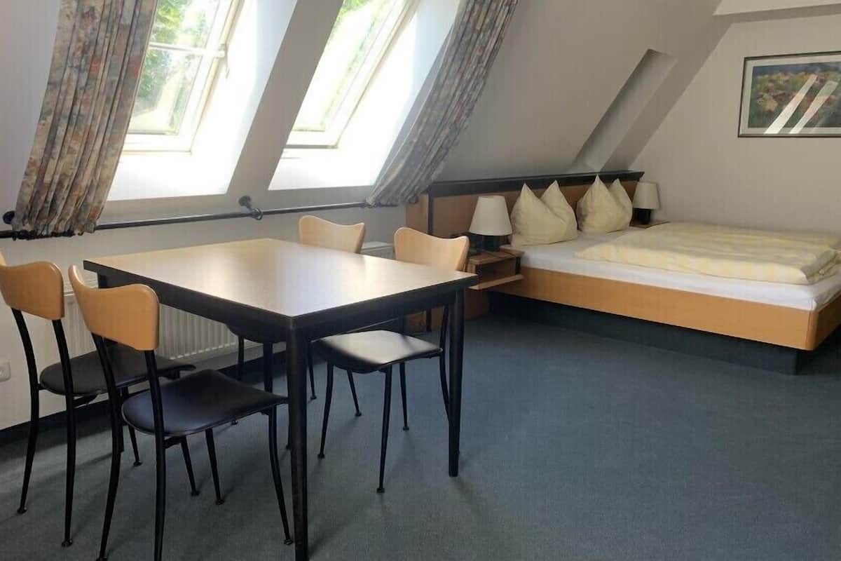 Standaard studio, privébadkamer, uitzicht op binnenplaats | 1 slaapkamer, wifi