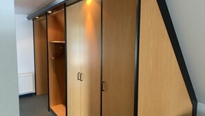 Standard Studio, Private Bathroom, Courtyard View - Hotel Zur Alten Schmiede (Schaprode)