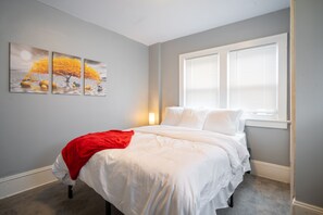 5 bedrooms, desk, iron/ironing board, free WiFi