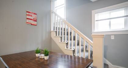 Cozy Home Close to Cuyahoga, Portage Lakes, University, and Hospital