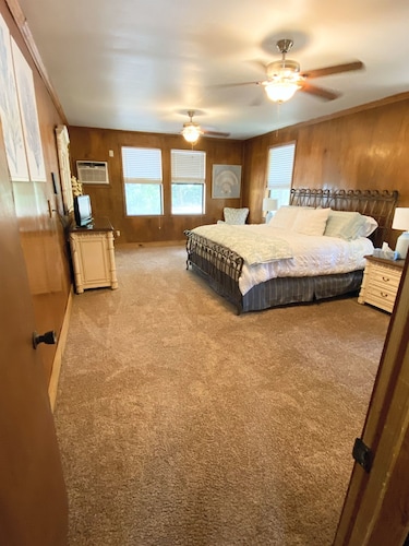Cozy 2br Cabin - Wi-fi - Bay Access