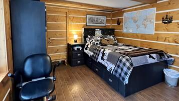 5 Schlafzimmer, Schreibtisch, Bügeleisen/Bügelbrett, Reisekinderbett