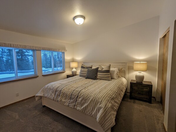 3 bedrooms, iron/ironing board, free WiFi, bed sheets