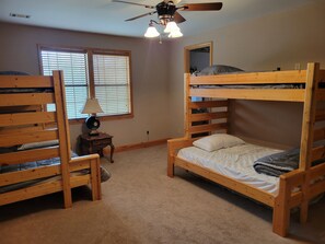 3 bedrooms, WiFi, bed sheets