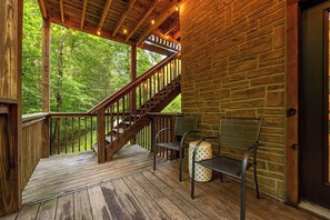Interior - Secluded Smoky Mountain Escape - Peaceful, Private, Perfect (Sevierville)