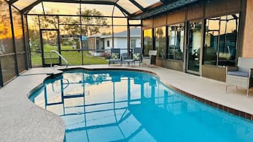 Et oppvarmet basseng