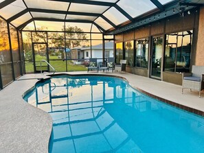 A heated pool - Only 2.5 miles to Beach + Heated Saltwater Pool Included! (Englewood)