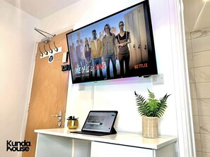 Double Room | Individually furnished, desk, laptop workspace, iron/ironing board