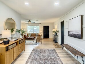 Interior - Cypress Inn - Modern home close to Siesta Key (Sarasota)