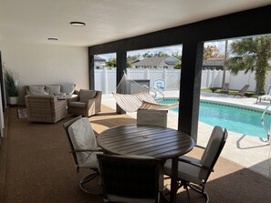 屋外プール、温水プール