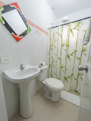 Standard Apartment | Bathroom | Shower, rainfall showerhead, hair dryer, towels