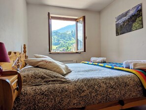4 Schlafzimmer, Reisekinderbett, WLAN, Bettwäsche
