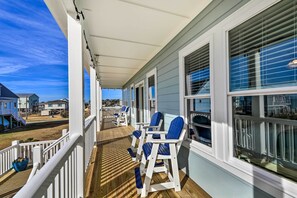 Terrace/patio - Waterview Home w/ Sunset & Lighthouse Views (Harkers Island)