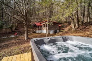 Tina de hidromasaje al aire libre