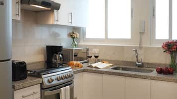 Departamento | Cocina privada | Tostadora, licuadora y utensilios de cocina