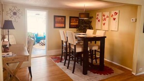 Dining - Hilltop Harborview Tucked in a Private Enclave Just 2 Blocks above Town, Hot-tub (Port Jefferson)