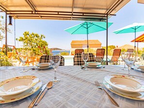 Outdoor dining - Holiday Home Happy Holiday (Rogoznica)