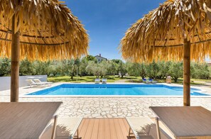 Pool - Modern Apartment with Pool and Garden - Marceta 2 (Fažana)