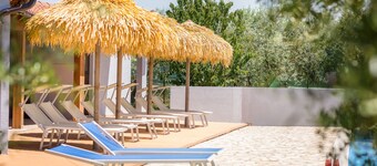 Marceta Apartment 3 - Pool and Big Garden