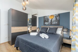 1 slaapkamer, een strijkplank/strijkijzer, gratis wifi, beddengoed