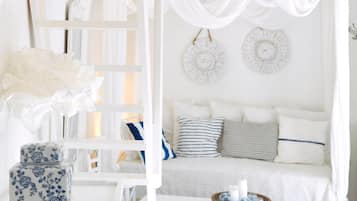 1 bedroom, bed sheets