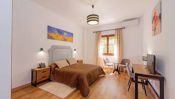 Habitación doble superior | Escritorio, espacio para trabajar con laptop y wifi gratis
