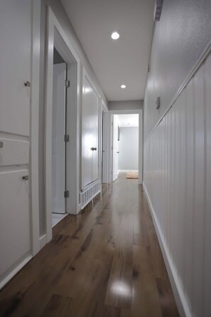 Interior - Beautiful 4 beds & 3 baths downtown Allen (Allen)