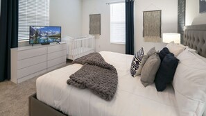 5 habitaciones, tabla de planchar con plancha, cuna de viaje y wifi