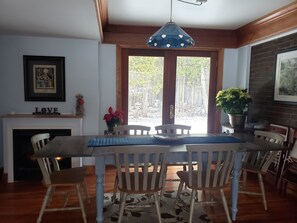 فطور كامل مجانًا يوميًا