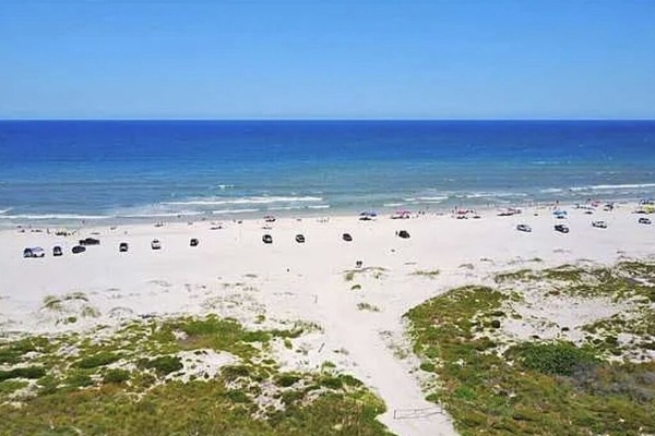 Platja a a prop, gandules de platja i tovalloles de platja