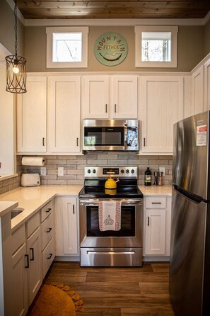 Frigorífic, microones, forn i placa de cuina