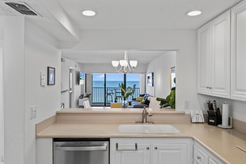 Penthouse Oceanfront Condo with Private Beach!!