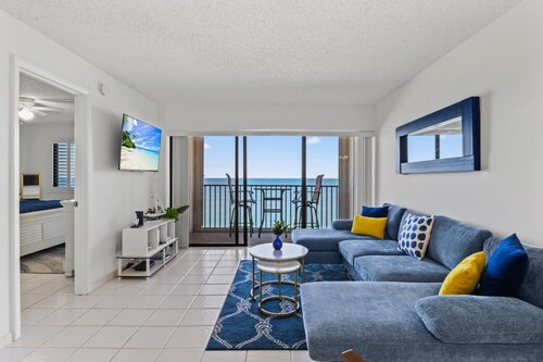 Penthouse Oceanfront Condo with Private Beach!!