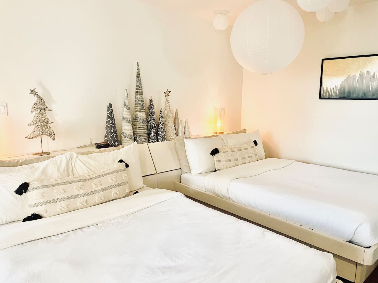 2 Schlafzimmer, Schreibtisch, Bügeleisen/Bügelbrett, Reisekinderbett