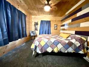 3 bedrooms, travel cot, WiFi, bed sheets