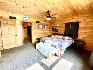 3 bedrooms, travel crib, WiFi, bed sheets