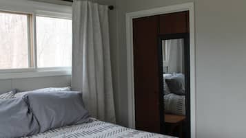 2 bedrooms, WiFi, bed sheets