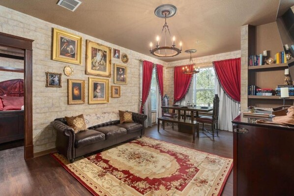 Smart TV, fireplace, ping pong