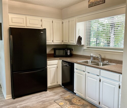 Texoma Tango Cabin by Lake & Sandy Beach!!!