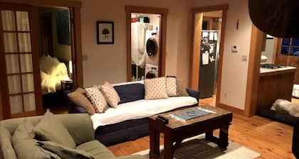 The Cottage @ Chestnut Hill Guest House & Farm